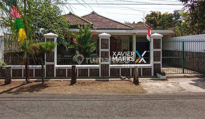 Rumah Klasik Terawat Siap Huni di Jl Bunga bunga Malang 1