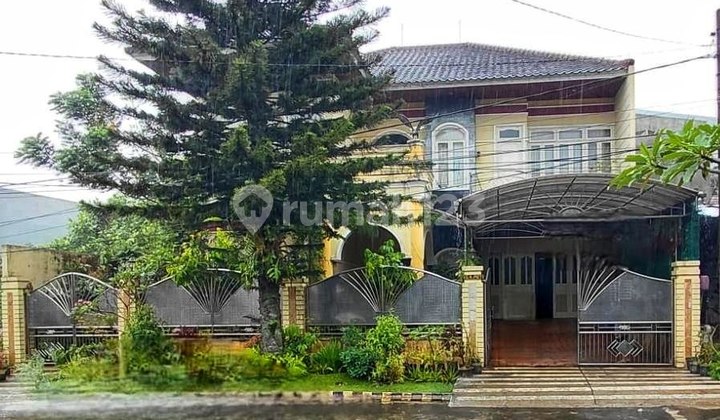 Well-Maintained House Near City Center in Puncak Tidar Malang