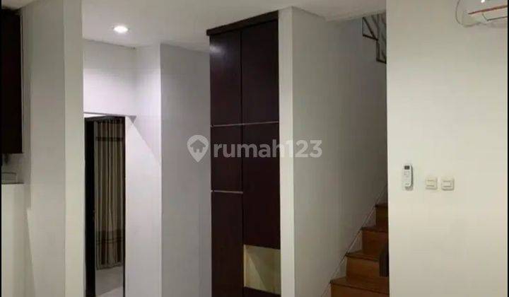 Idr266 Rumah Hook 2 Lt Siap Huni Dan Cantik Di Ciputat 2