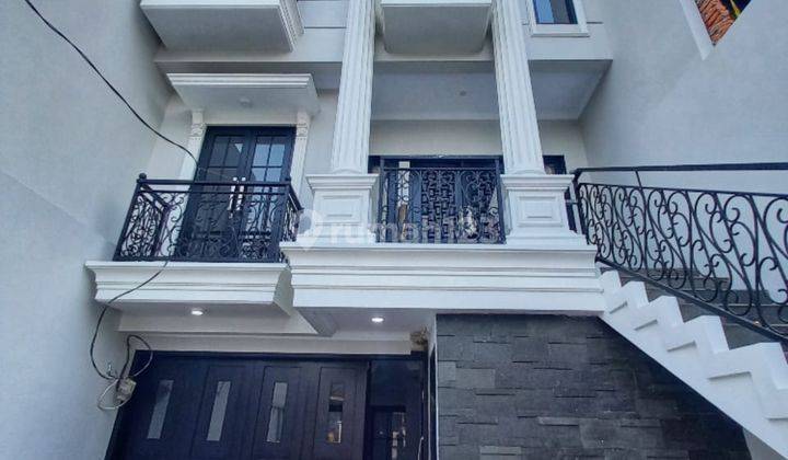 Mbv105 Townhouse 3 Lt. Classic Modern Akses Jl Raya di Jagakarsa 2