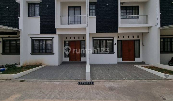 Ad216 Rumah 2 Lt Strategis Pinggir Jalan Utama di Cimanggis 2