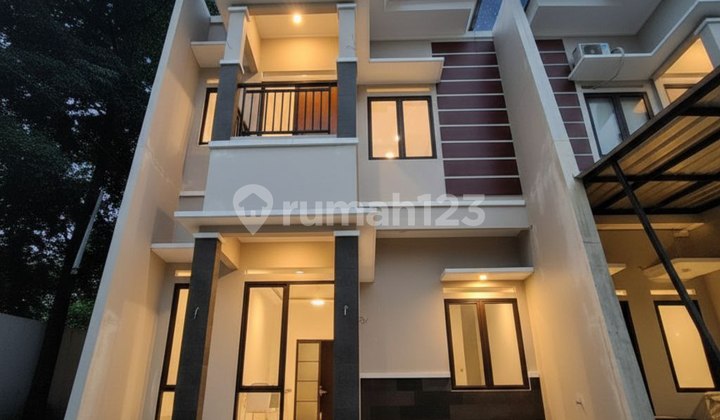 655 Cluster Ready Stock 2 Lt Cantik dan Modern Minimalis Pamulang