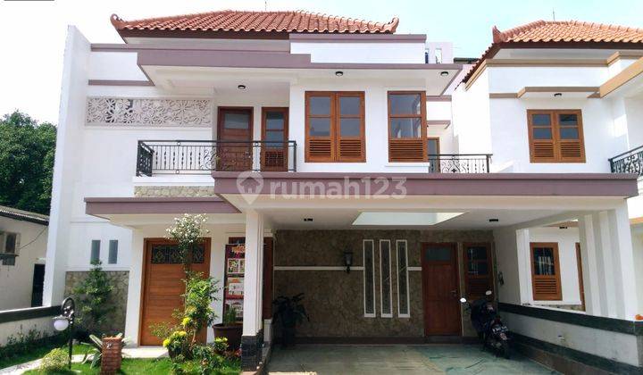 764 Rumah 2 Lt Mewah Modern Bangunan Berkualitas di Pancoran Mas 1