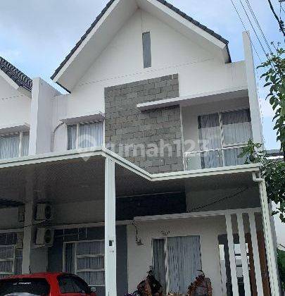 Dijual Rumah Sudut 2 Lantai Full Furnished Siap Huni Dekat Polda  1