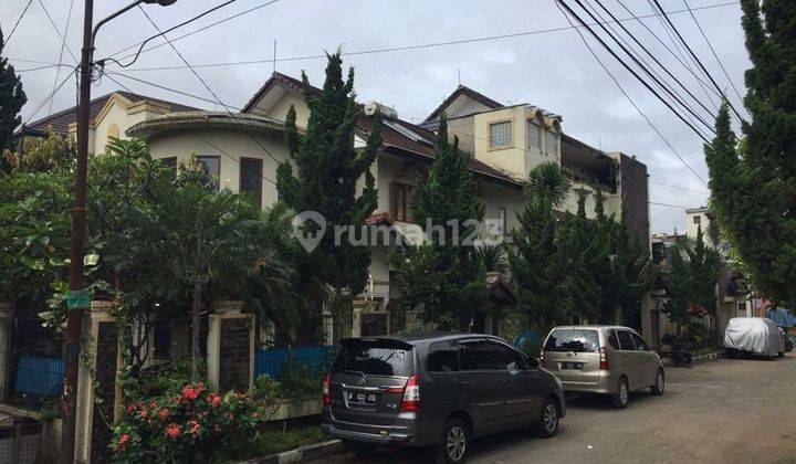 Dijual Rumah Tinggal 3 Lantai dan Koskosan terisi Penuh di Setra Sari Bandung 1