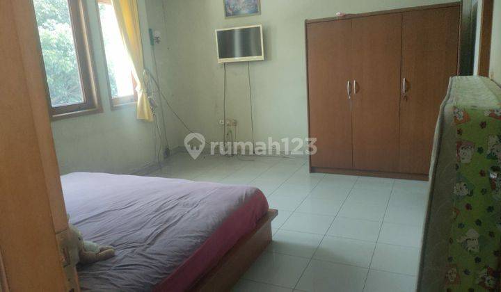 Dijual Cepat, Jual Rumah 2.5 Lantai Di Taman Hollis Indah 2