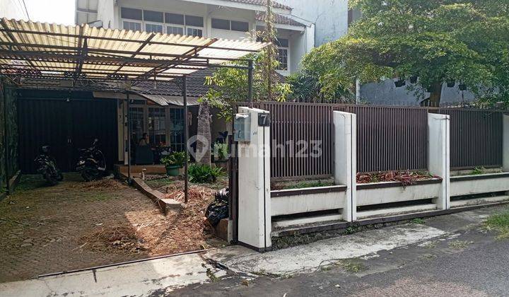 Dijual Rumah 2 lantai lokasi di Jalan Setra Sirna 2