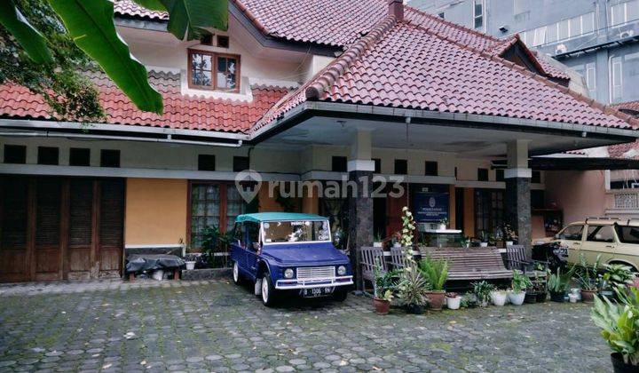 For Sale, Rumah 2 lantai di Sayap Dago. Strategis dekat Kampus 1