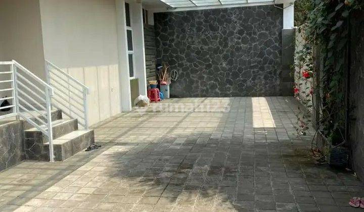 Dijual Rumah 2 lantai, hunian minimalis nyaman, lokasi Antapani pinggir jalan utama 2