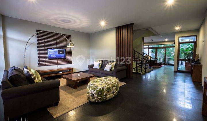 For Sale, Rumah 2 lantai, Fullfurnish di Setra Duta Bandung 2