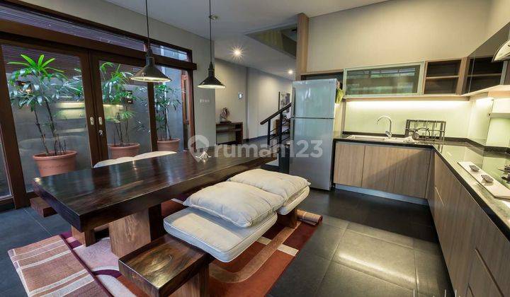 For Sale, Rumah 2 lantai, Fullfurnish di Setra Duta Bandung 2