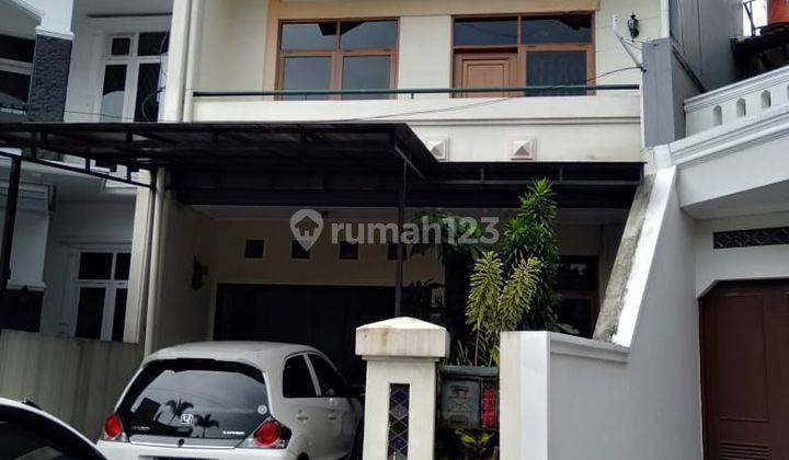 DIJUAL CEPAT BUTUH UANG. Rumah 2 lantai Siap Huni, Lokasi strategis di Jln.Suryalaya Bandung. 1