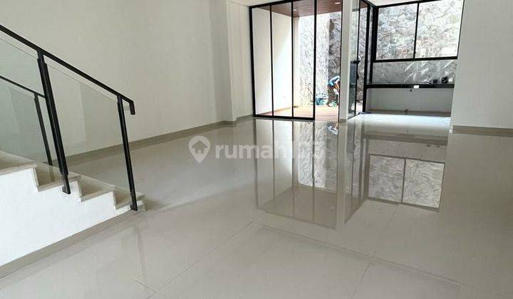 Dijual Rumah 2 lantai di Singgasana Langlang Buana, Bandung 2