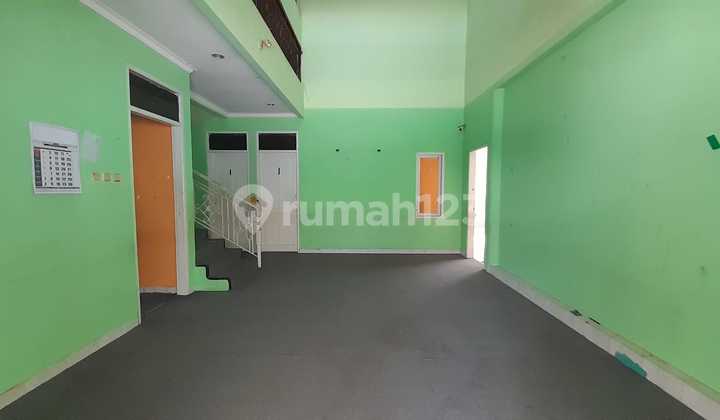 Affordable 2-Story House with Good Hook and SHM on Atlas Antapani Street Affordable 2-Story House with Good Hook and SHM on Atlas Antapani Street