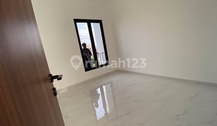 Rumah Murah Baru Minimalis Bagus Shm Di Taman Kopo Indah 3