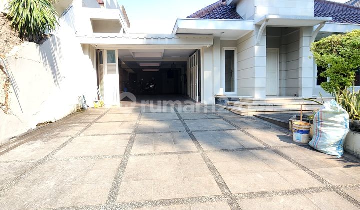 Rumah Murah Siap Huni Bagus Ada Kolam Renang Di Menteng 