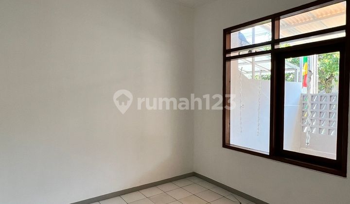 Affordable 1.5-Story House Ready to Occupy Good SHM in Taman Holis Indah 2