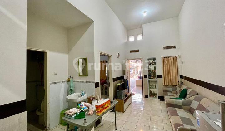 Affordable Single-Story Semi-Furnished House with Freehold Title at Naganingrum Corner Affordable Single-Story Semi-Furnished House with Freehold Title at Naganingrum Corner