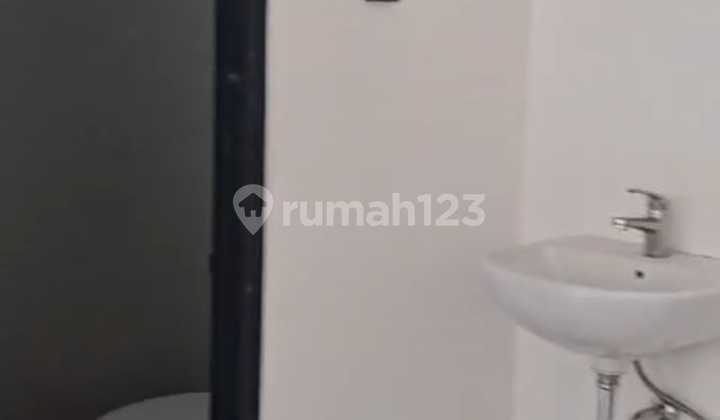 Cheap 2-Story New Shop House Ready to Live Good Main Road Pasir Kaliki 2