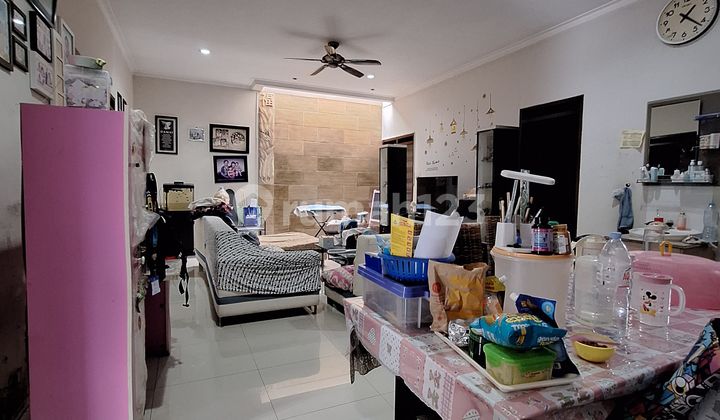 Affordable Ready-to-Live Good West-Facing SHM House in Taman Holis Indah