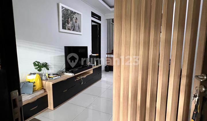 Affordable Fully Furnished House Ready to Occupy Good SHM in Taman Holis Indah 2