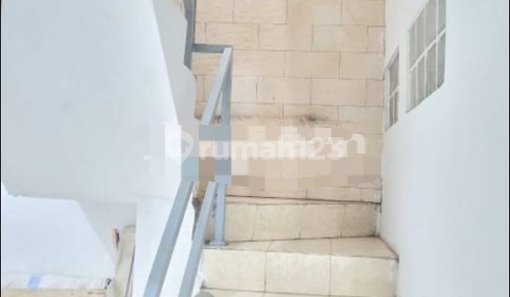 Modern Minimalist Good Cheap House with SHM in Taman Holis Indah 2