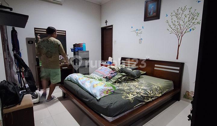 Affordable Ready-to-Live Good West-Facing SHM House in Taman Holis Indah 2