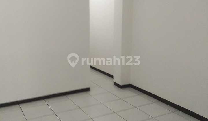 Affordable 2-Story Shop House in Strategic Location Near Dulatip Pasar Baru 2