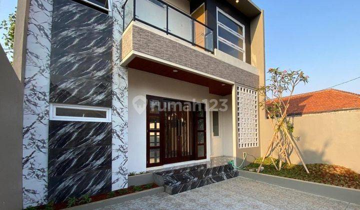 Rumah Cantik 2 Lantai di Sampangan 1