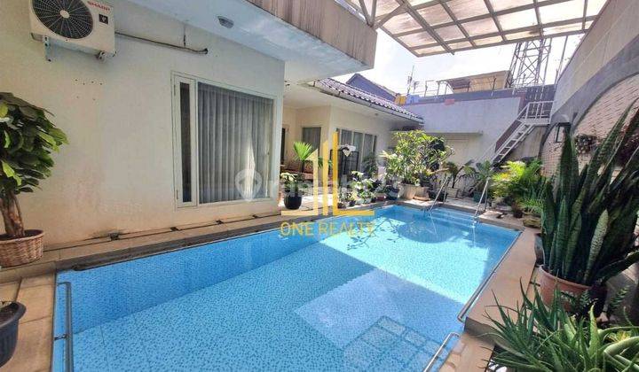 Rumah Lux Semi Furnished SHM di Turangga, Bandung 1