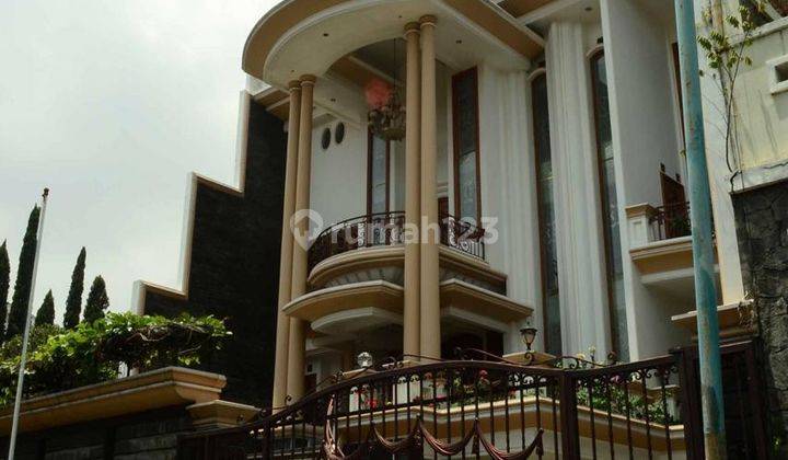 Rumah Mewah Klasik Setraduta, Bandung Siap Huni 1