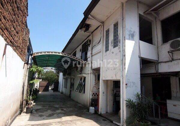 Gedung Mainroad Jl Garuda, Bandung  1