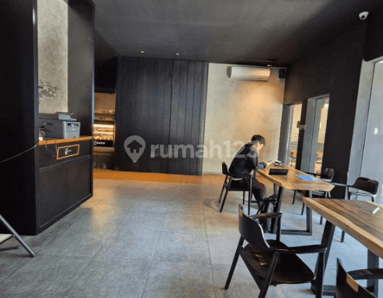 Ruang Usaha Mainroad Riau Bandung 2