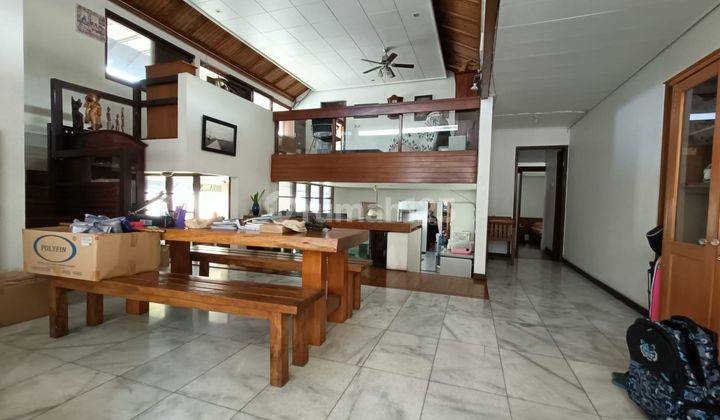 Rumah Tropis Sla Jepang di Bandung Utara Cipedes 1