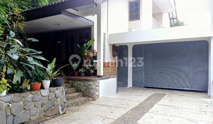 Business Space House on Cigadung Raya Street, Bandung Business Space House on Cigadung Raya Street, Bandung