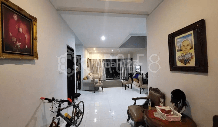 Dijual Rumah 2 Lantai Bagus Furnished SHM di Dago Pojok, Bandung 1