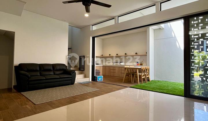 Jual Cepat Furnished Modern Minimalis Summarecon 2 Lantai Flora Nyaman Siap Huni Aman Bandung