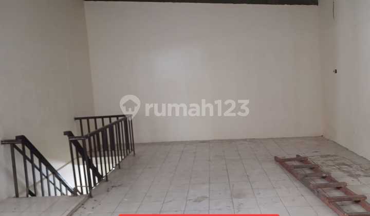 For Rent: 3-Story Shop House at Jembatan Lima, Strategic Location For Rent: 3-Story Shop House at Jembatan Lima, Strategic Location
