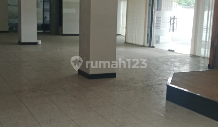 Disewakan Gedung Kantor Lantai 1 Disewakan Gedung Kantor Lantai 1