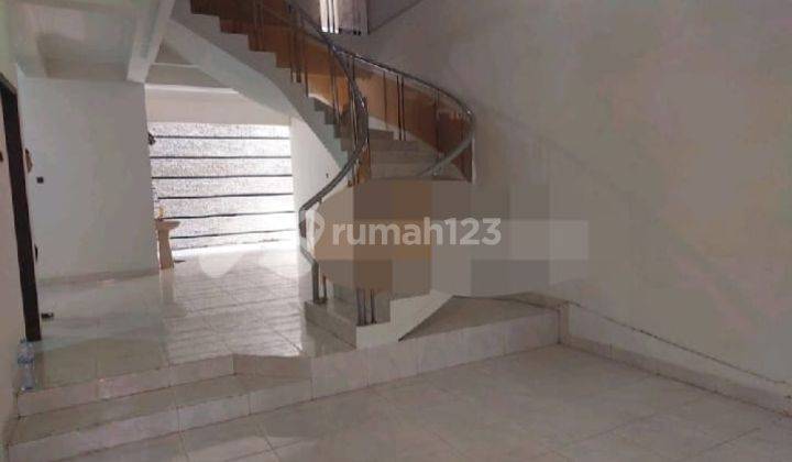 Disewakan Rumah Untuk Usaha Kantor Tanah Abang 3 Lt 2