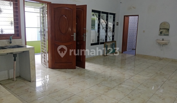 Dijual Rumah Angke Deket Ps Kampung Bebek 1 Lantai