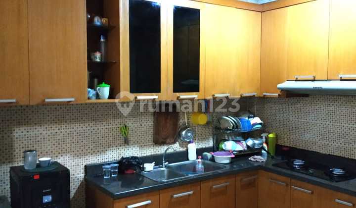 Dijual Rumah Jembatan Lima Cocok untuk Tinggal dan Usaha 3 Lt