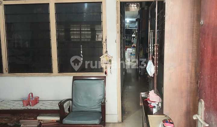 For Sale Old Kartini House Mangga Besar 1.5 LT Access for 2 Cars For Sale Old Kartini House Mangga Besar 1.5 LT Access for 2 Cars