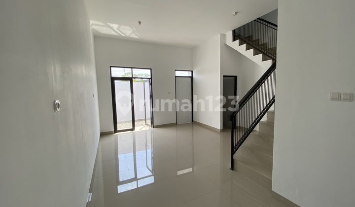 Rumah Gaya Eropa Klasik di Buah Batu Bandung 2