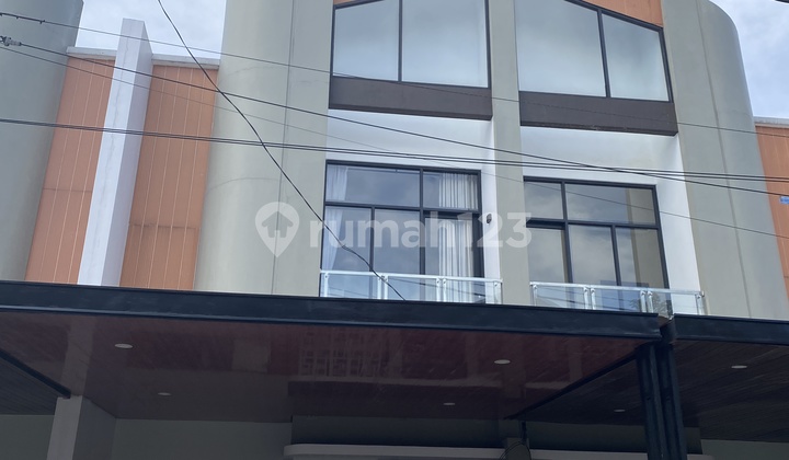 Rumah Full Furnish Sudah SHM Dekat Summarecon Mall 2