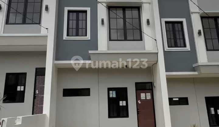 Rumah 2 Lantai Nyaman di Soreang