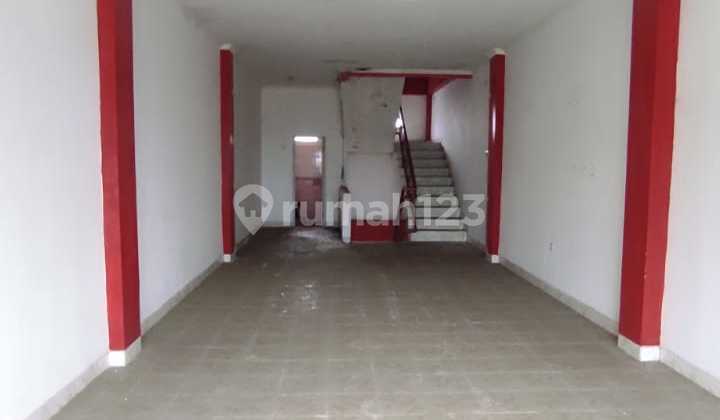 Affordable Sale: 3-Story Shop House with Stone Well, North Betung Bay, Bandar Lampung, Spacious Parking Area Affordable Sale: 3-Story Shop House with Stone Well, North Betung Bay, Bandar Lampung, Spacious Parking Area