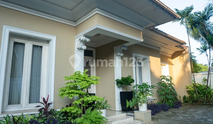 Rumah Cantik di Kemang lokasi strategis dan lingkungan Exclusive  2