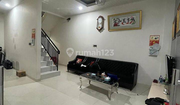 Rumah 3 Lantai Furnished Bagus Dan Terawat Di Palem Raya, Jatisempurna 2