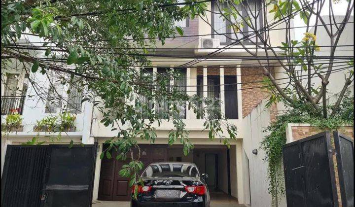 Rumah 3 Lantai di bawah harga pasar di Tebet Utara  1